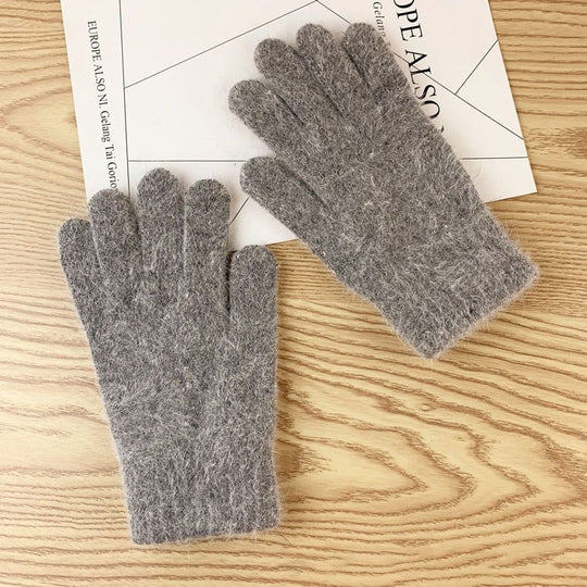 “Everywear Gloves”