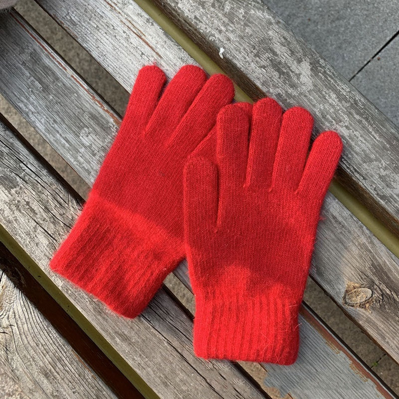 “Everywear Gloves”