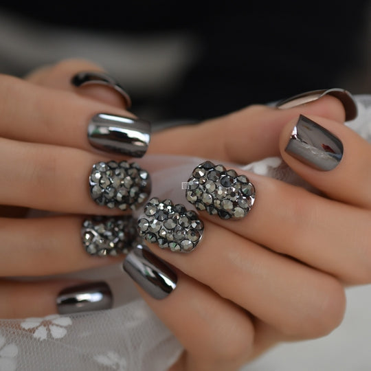 “Metallic Diamond Showers Short Square Tip Fashion Nails”