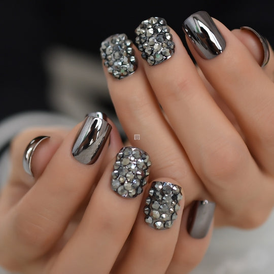 “Metallic Diamond Showers Short Square Tip Fashion Nails”