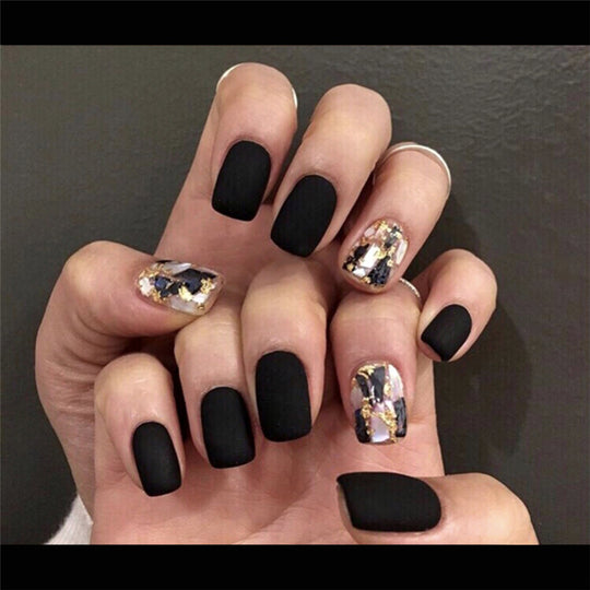 “Abstract Fun Short Square Fashion Nails”