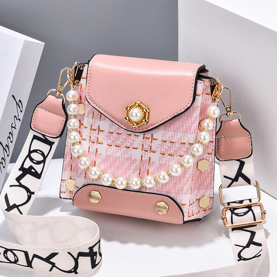 “Pearl Elegance Handbag”