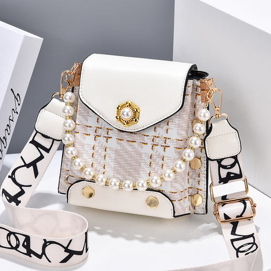 “Pearl Elegance Handbag”