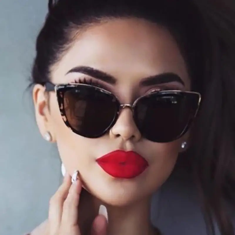 “Elegant Cat Eye Fashion Sunglasses”