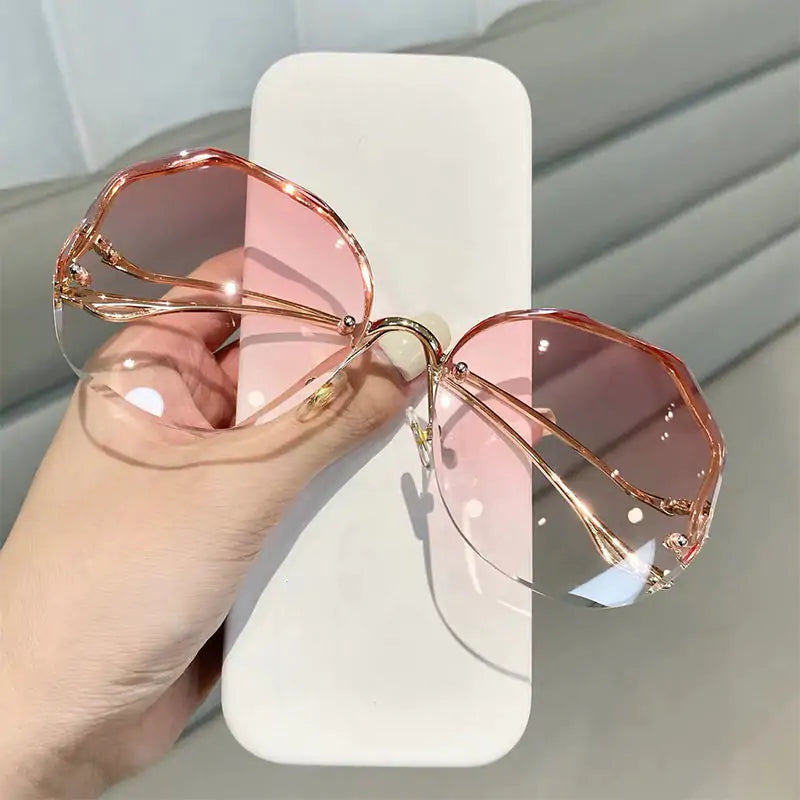 “Tea Gradient Fashion Sunglasses”